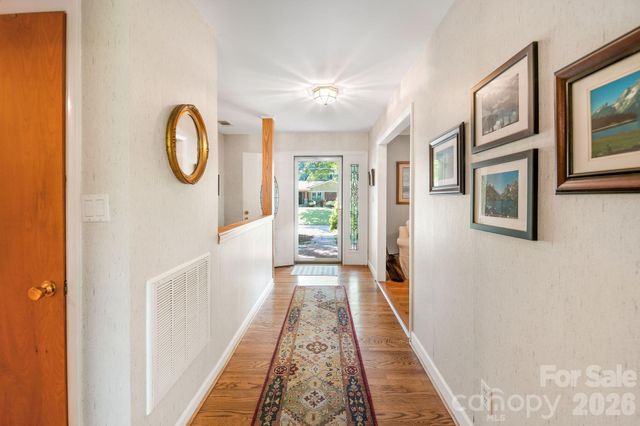 1 Pheasant Ridge Drive, Asheville, NC 28804