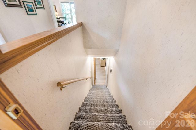1 Pheasant Ridge Drive, Asheville, NC 28804