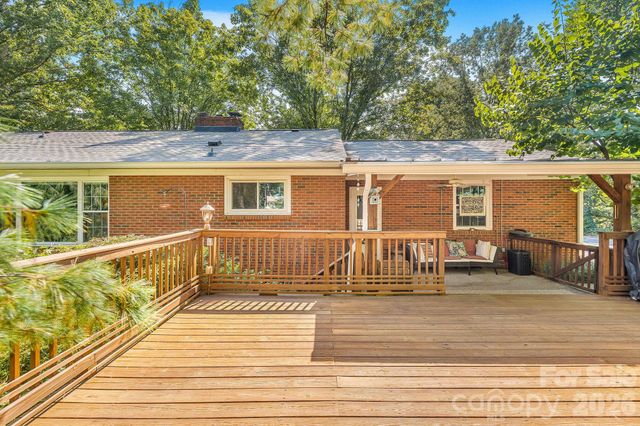 1 Pheasant Ridge Drive, Asheville, NC 28804