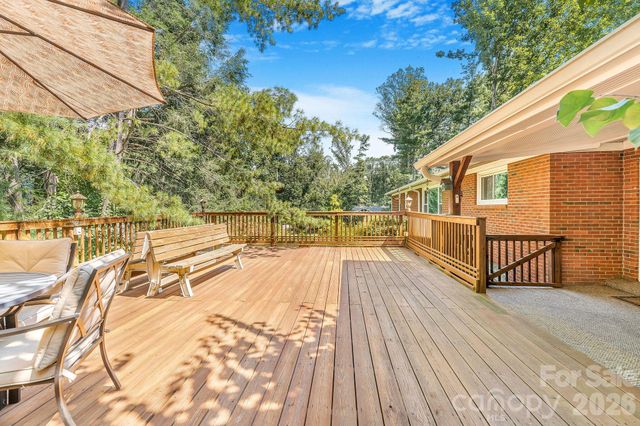 1 Pheasant Ridge Drive, Asheville, NC 28804