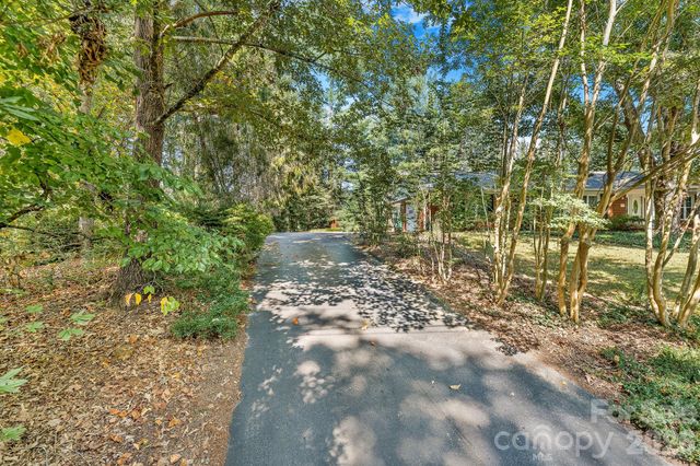 1 Pheasant Ridge Drive, Asheville, NC 28804