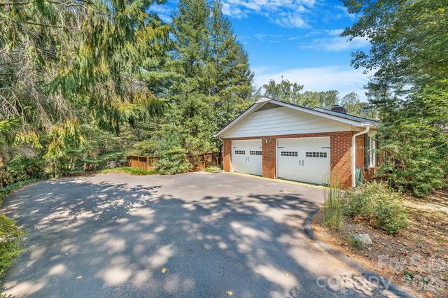 1 Pheasant Ridge Drive, Asheville, NC 28804
