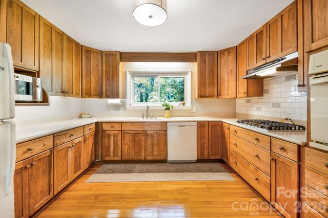 1 Pheasant Ridge Drive, Asheville, NC 28804