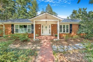 1 Pheasant Ridge Drive, Asheville, NC 28804