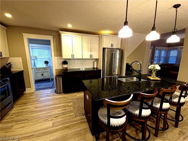 18810 Sloane Avenue, Lakewood, OH 44107