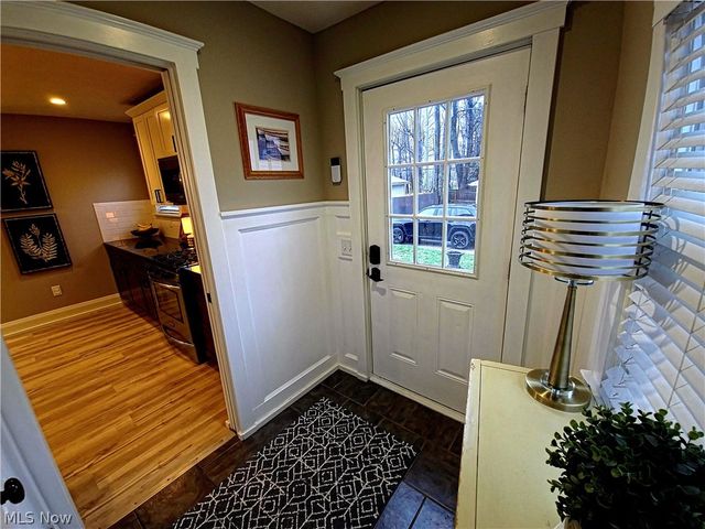 18810 Sloane Avenue, Lakewood, OH 44107