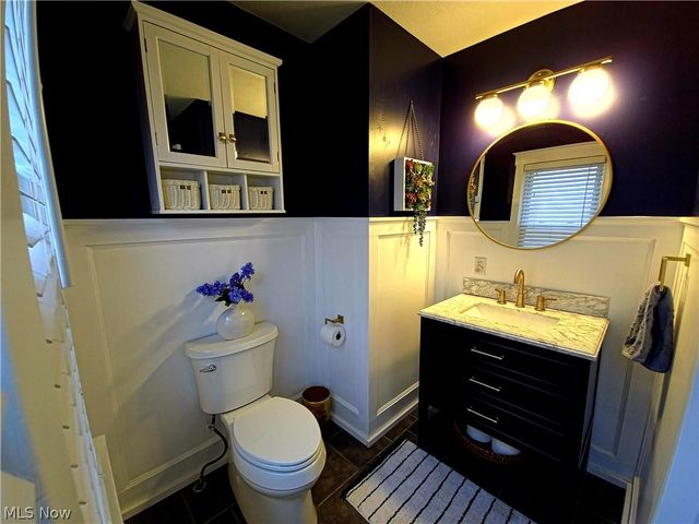 18810 Sloane Avenue, Lakewood, OH 44107