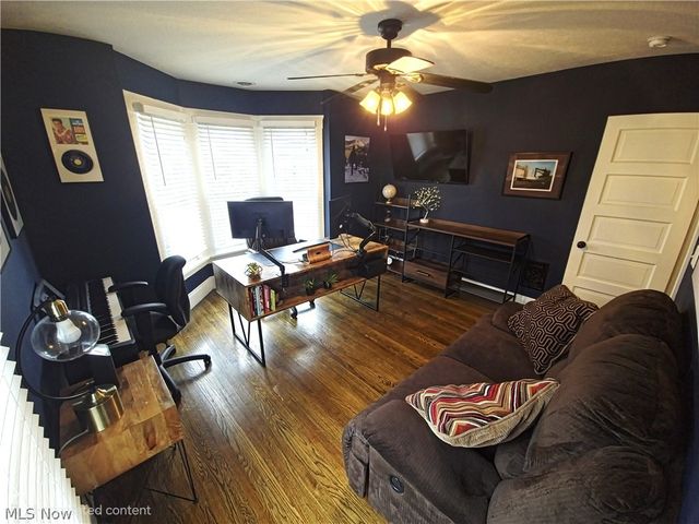 18810 Sloane Avenue, Lakewood, OH 44107