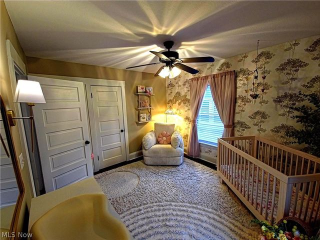 18810 Sloane Avenue, Lakewood, OH 44107