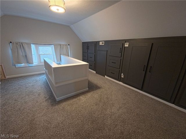 18810 Sloane Avenue, Lakewood, OH 44107