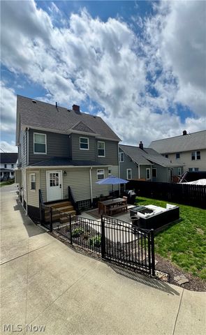 18810 Sloane Avenue, Lakewood, OH 44107