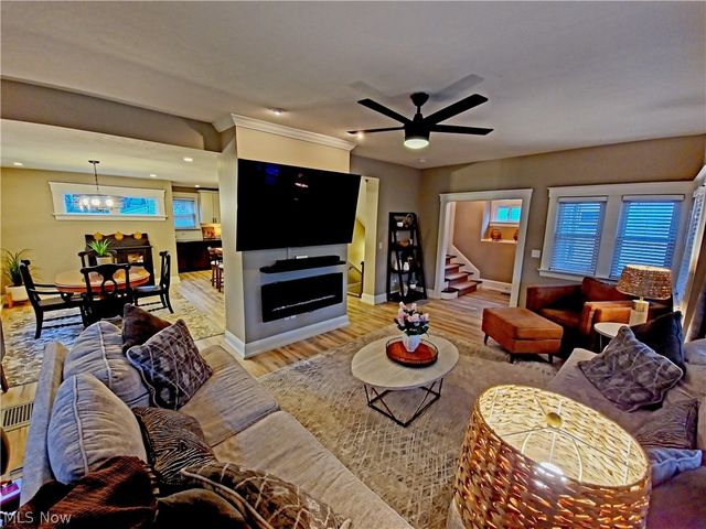 18810 Sloane Avenue, Lakewood, OH 44107