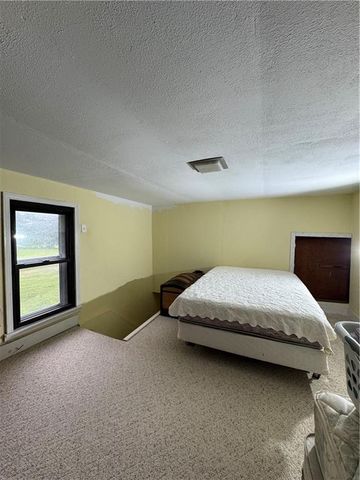16985 SMITH Road, Smithville, MO 64089