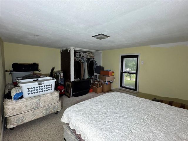 16985 SMITH Road, Smithville, MO 64089