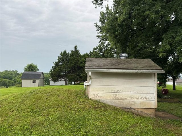 16985 SMITH Road, Smithville, MO 64089