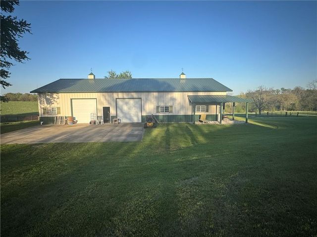 16985 SMITH Road, Smithville, MO 64089