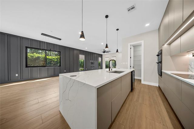 1937 E MARKS STREET, Orlando, FL 32803