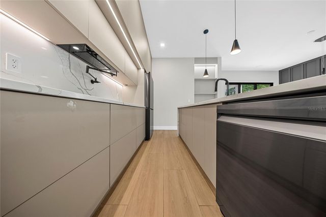 1937 E MARKS STREET, Orlando, FL 32803