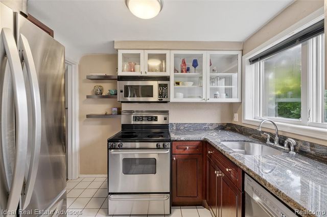 1005 N Old Woodward Avenue, Birmingham, MI 48009