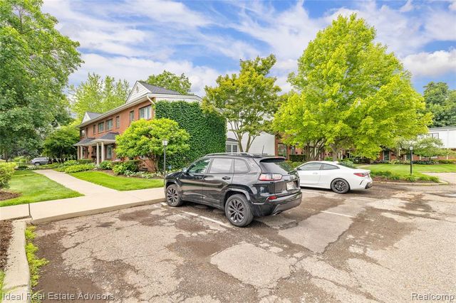 1005 N Old Woodward Avenue, Birmingham, MI 48009