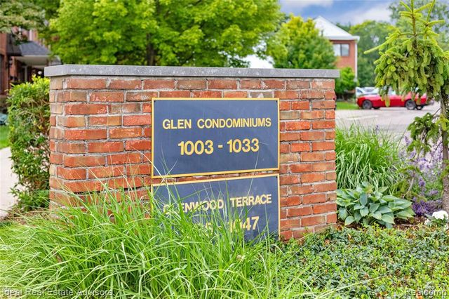 1005 N Old Woodward Avenue, Birmingham, MI 48009