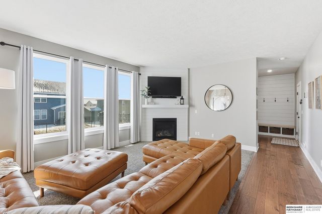 12111 S 209th Street, Gretna, NE 68028