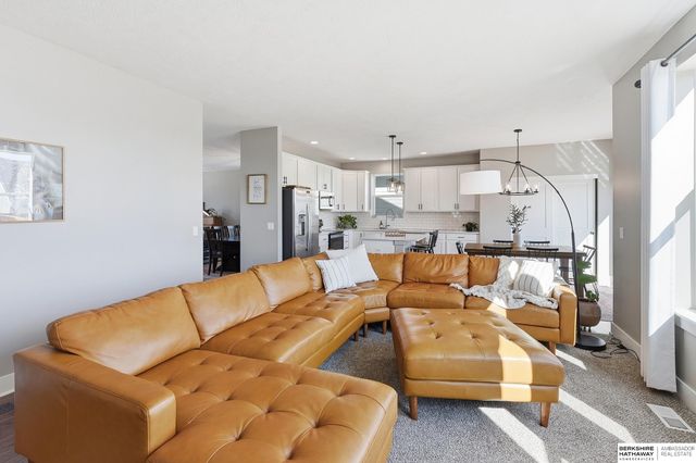 12111 S 209th Street, Gretna, NE 68028