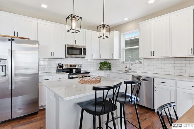 12111 S 209th Street, Gretna, NE 68028