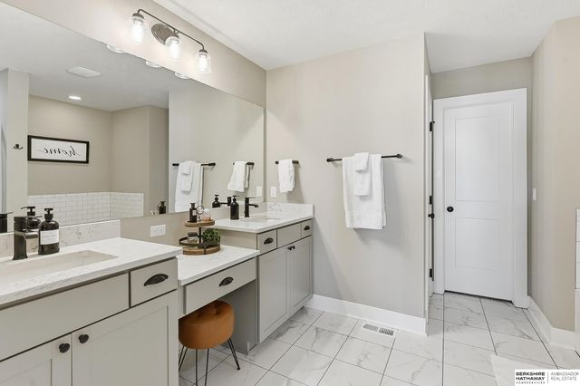 12111 S 209th Street, Gretna, NE 68028