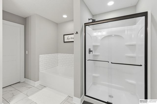 12111 S 209th Street, Gretna, NE 68028