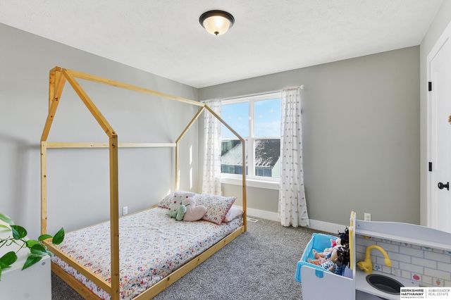 12111 S 209th Street, Gretna, NE 68028