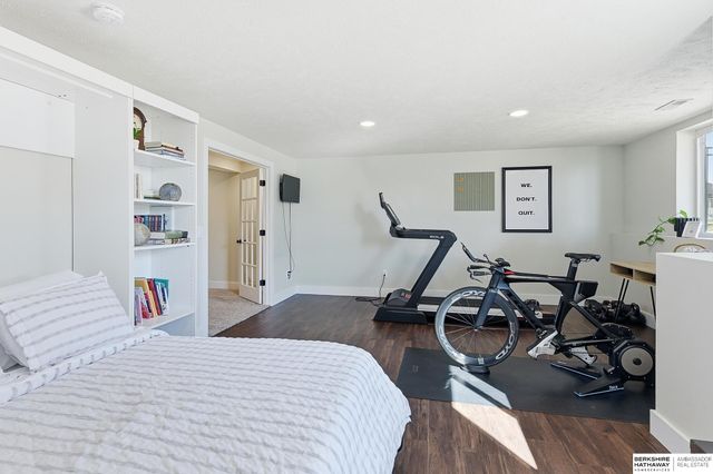 12111 S 209th Street, Gretna, NE 68028