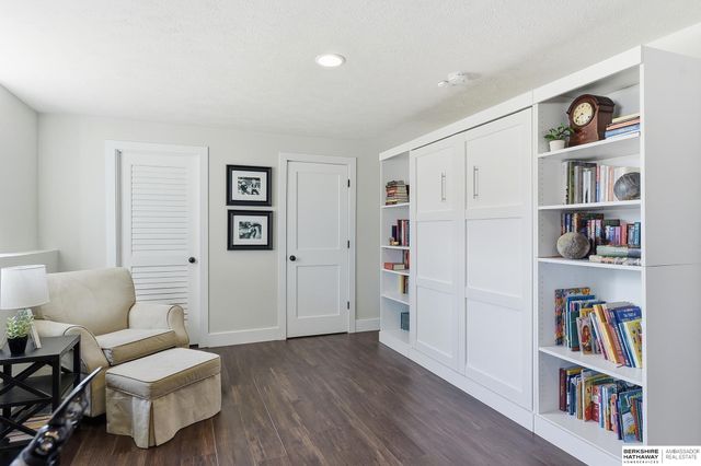 12111 S 209th Street, Gretna, NE 68028