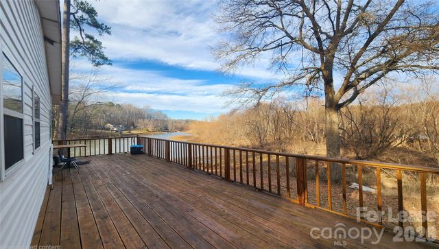 118 Fisherman Cove Road, Belmont, NC 28012