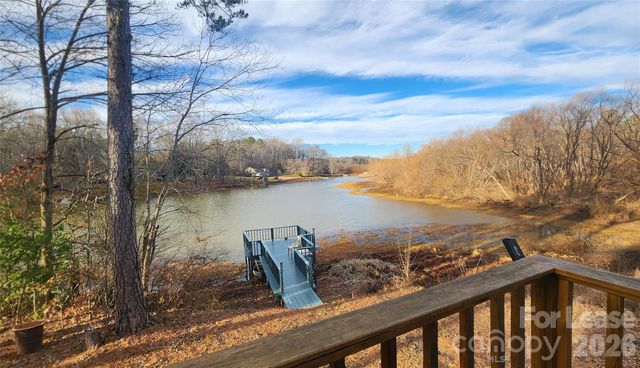 118 Fisherman Cove Road, Belmont, NC 28012