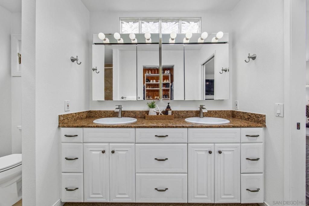 Image 21 of property listing at 17816 Frondoso Drive, San Diego, CA 92128