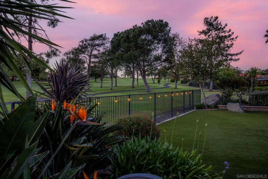 Image 4 of property listing at 17816 Frondoso Drive, San Diego, CA 92128