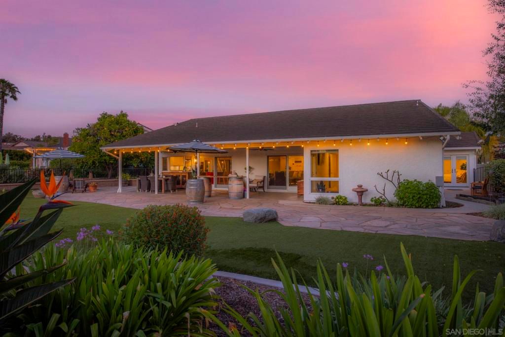 Image 5 of property listing at 17816 Frondoso Drive, San Diego, CA 92128