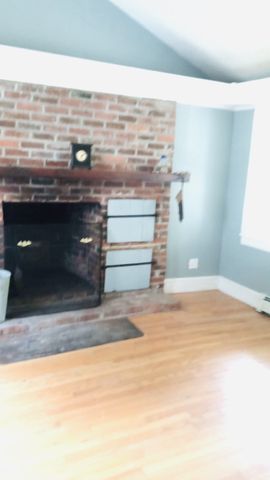 14 Sibley St, Grafton, MA 01519