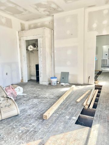 1925 W Main St, Louisville, KY 40203