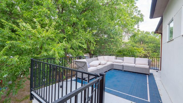 2009 Uphill LN B, Austin, TX 78741