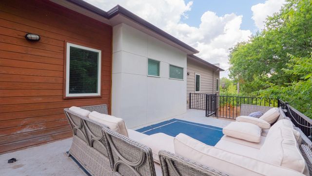 2009 Uphill LN B, Austin, TX 78741