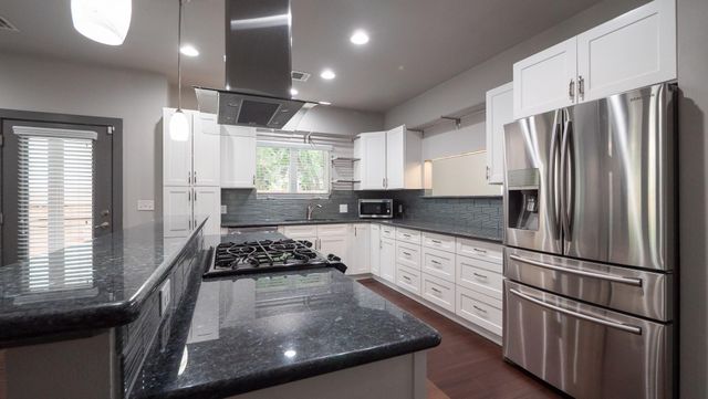 2009 Uphill LN B, Austin, TX 78741