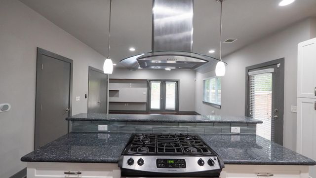 2009 Uphill LN B, Austin, TX 78741