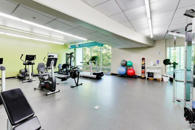 1570 Elmwood Avenue 909, Evanston, IL 60201