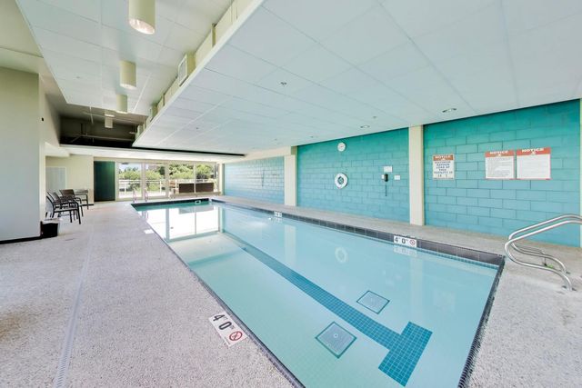 1570 Elmwood Avenue 909, Evanston, IL 60201
