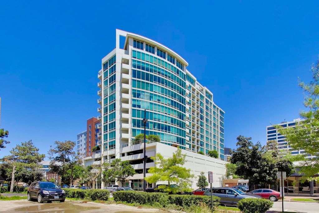 1570 Elmwood Avenue 909, Evanston, IL 60201