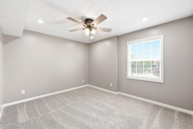 242 Kingswood Ct, Taylorsville, KY 40071
