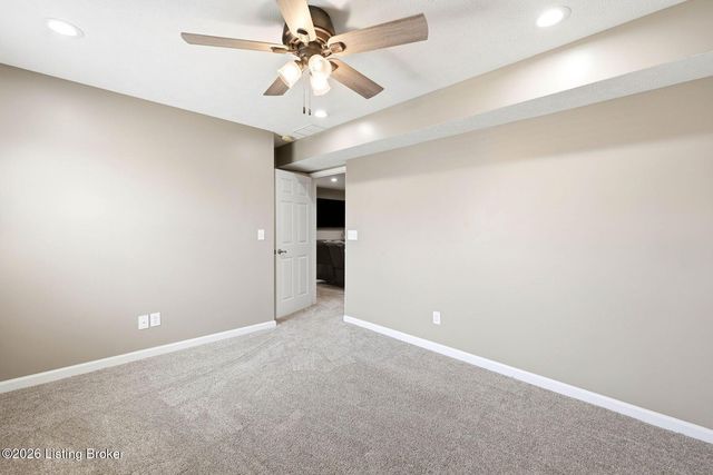 242 Kingswood Ct, Taylorsville, KY 40071