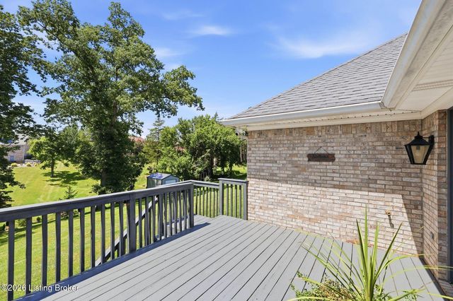242 Kingswood Ct, Taylorsville, KY 40071